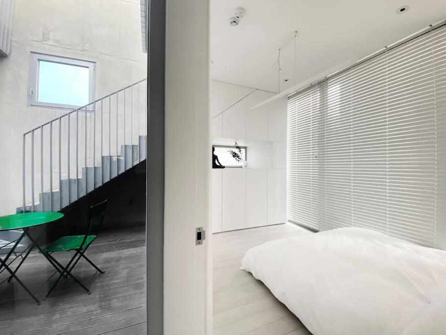 Private Duplex House With A Rooftop - Foreigner Only Holiday home Seoul